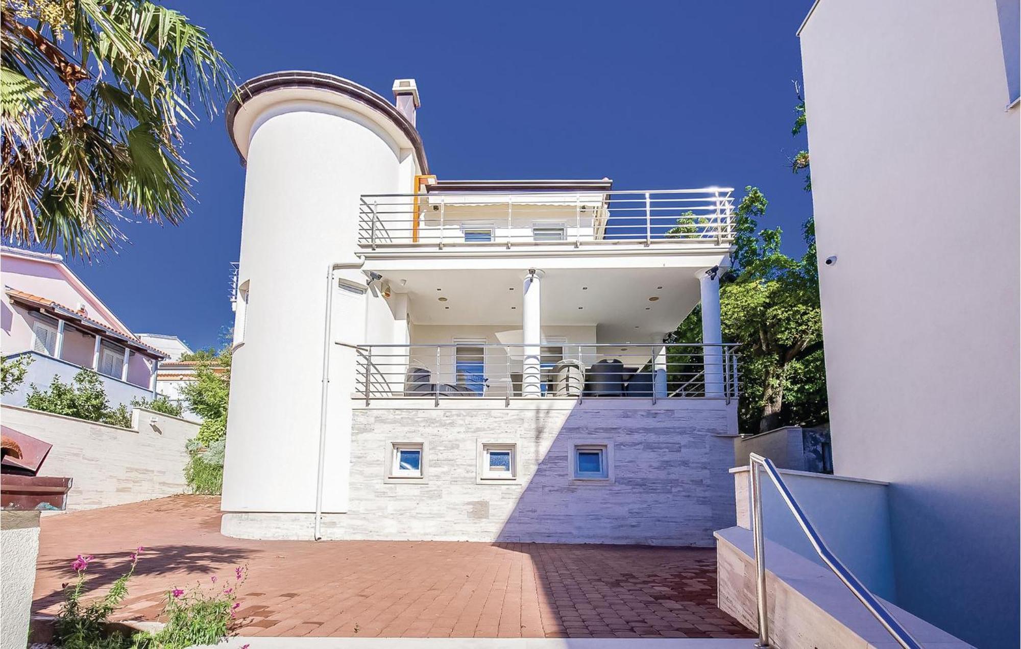 2 Bedroom Lovely Apartment In Crikvenica Extérieur photo